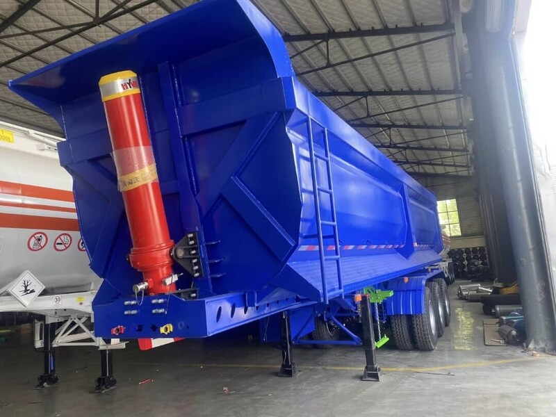 3 essieux 35 m&egrave;tres cubes de d&eacute;charge arri&egrave;re en forme de U semi-remorque envoy&eacute;e au Malawi