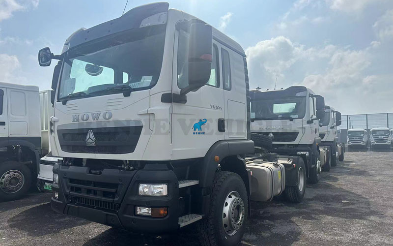 تم شحن شاحنة جرار Sinotruk Howo 4x2 إلى نيجيريا