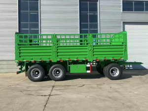Remorque cargo avec barri&egrave;re &agrave; barre d'attelage